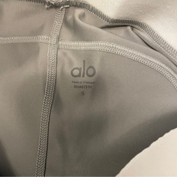 Alo Limited-Edition Exclusive Rider Short Grey Size Small - Picture 6 of 6